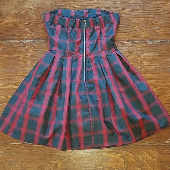 Retro Doll Strapless Red and Black Plaid Dress - Picture 2 of 5